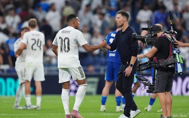 AYX SPORTS-皇家马德里发布备战花絮,关键时刻外线爆发,欧联任务艰巨,资深球员宣示担当的简单介绍