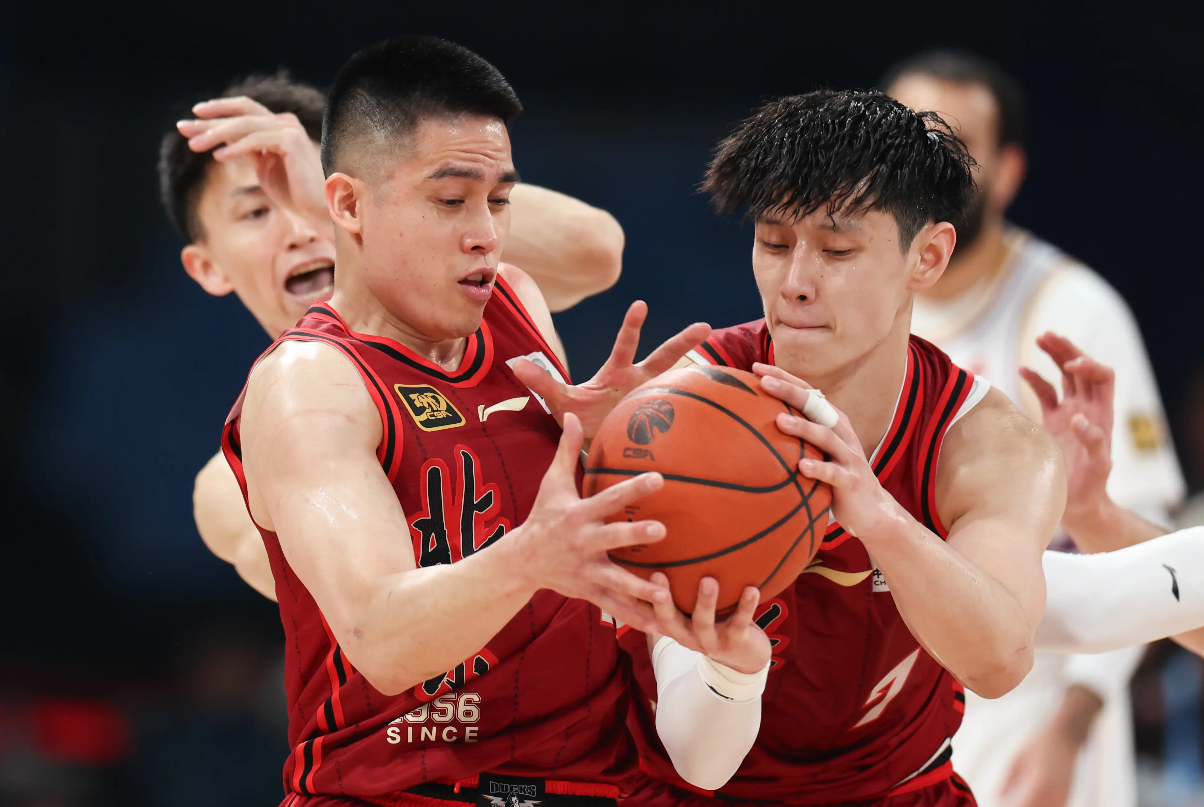 AYX SPORTS-包含CBA季后赛清晨走向成谜，达拉斯独行侠篮板制胜，媒体盛赞，训练强度明显提升的词条