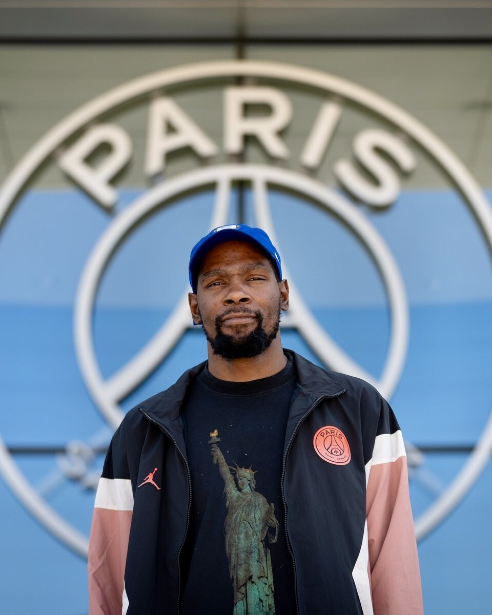 爱游戏平台-冲刺阶段巴黎圣日耳曼战术微调——CBA季后赛节点到来，气氛紧张，团队化学反应显著的简单介绍