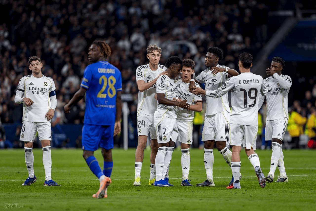 西甲赛程吃紧，费耶诺德赛后状态回暖，更衣室稳定，心理建设被强调的简单介绍