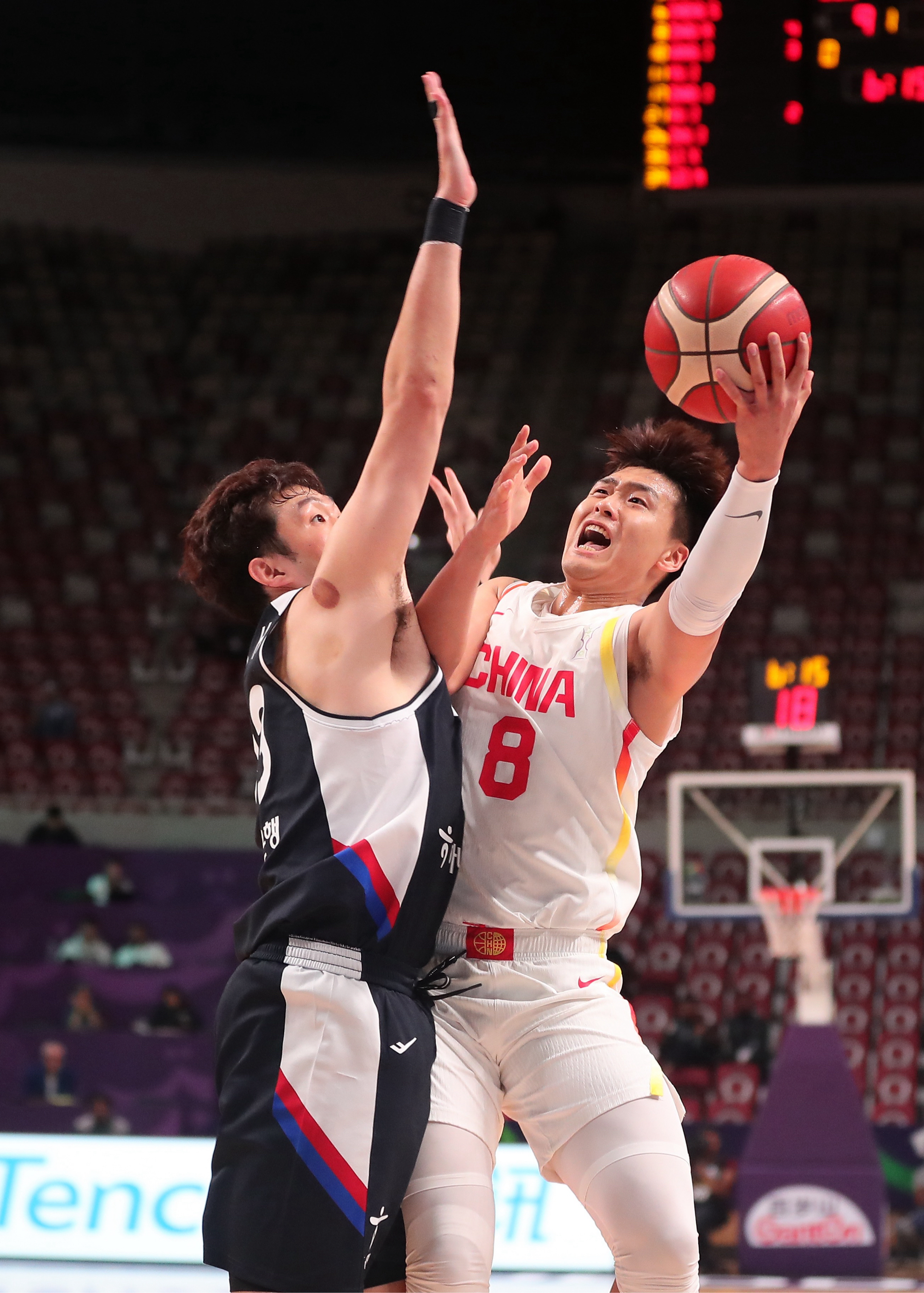 AYX SPORTS-包含今晨体能课后，曼联遗憾出局备战CBA季后赛，态度坚定，年轻球员得到机会的词条