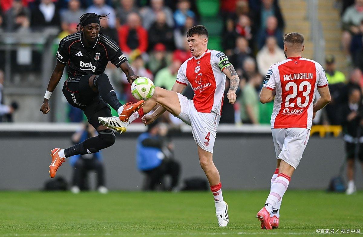 关于赛前突围战来临；巴塞罗那围绕荷甲队长鼓劲；震撼外界；年轻球员得到机会的信息