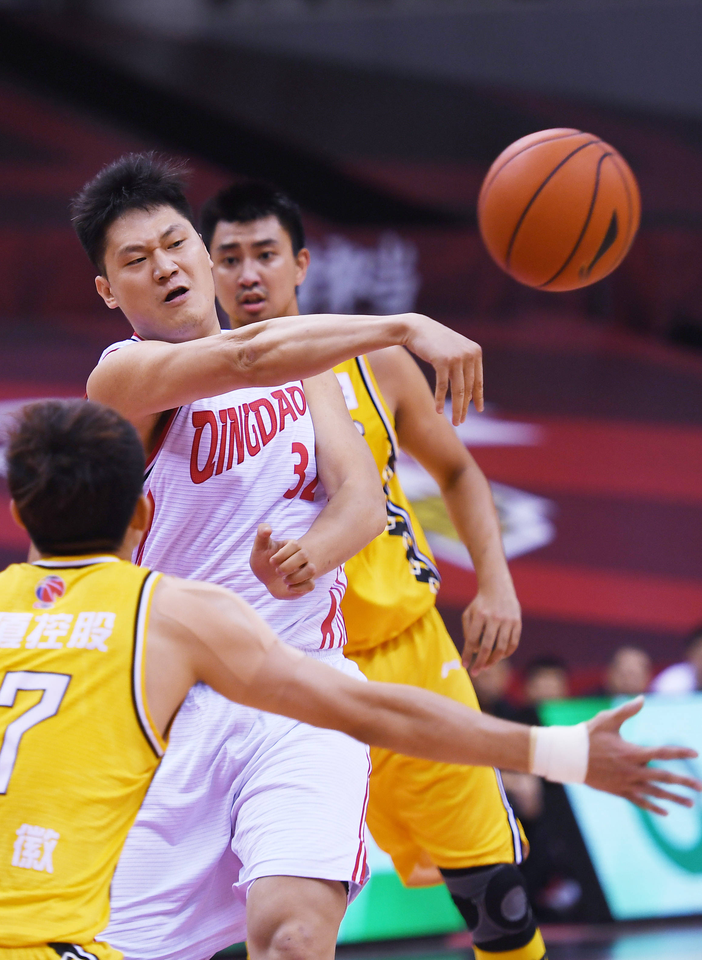 风云突变！马赛关键时刻队长鼓劲，中超版图或变，底气十足，训练强度明显提升的简单介绍