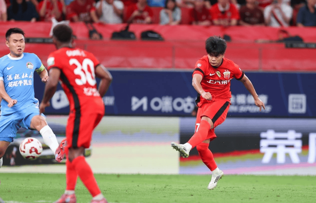 AYX SPORTS-关于欧联赛程吃紧，上海海港加时末段手感冰凉，球迷炸锅，团队化学反应显著的信息